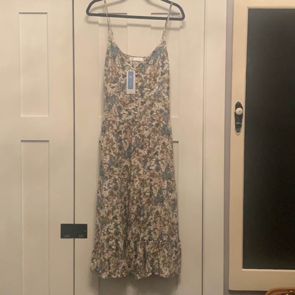 Cupshe floral tiered dress. NWT.
